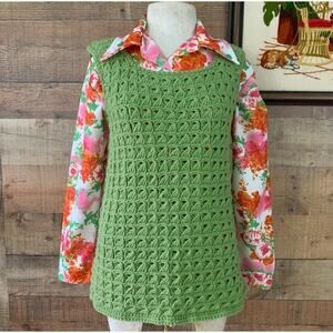 Vintage 1960’s 1970’s green knit sweater vest Pullover Hippie Size M